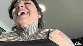 Puta Pierde Reto Y Hace Cumwalk En La Calle