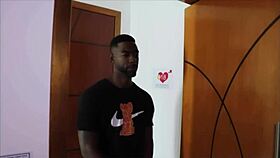 safada deu pro cara da recepção e ganhou leite dentro