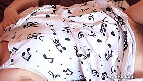 Sexy Aeryn plays with her Hitachi vibrator 😏