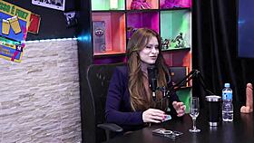 Ela se acha tímida embora transa com dois e vive pelada na internet e sobre bater siririca - tati weg