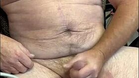 a mature man rubs one out in this solo session.