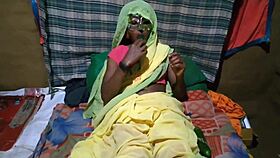 Bhabhi Takes Sex in Her Pussy!