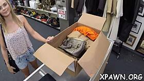 สาวเสียวดูดและเย็ดในร้าน หีแน่น POV