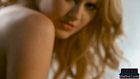 milen pirang berlekuk anna sophia berglund telanjang pose seksi