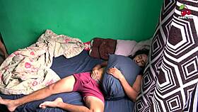 entro a su cuarto cachonda cojo al novio de mi amiga