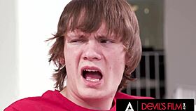 Redhead milf Lauren Phillips takes deep anal in steamy stepmom scene