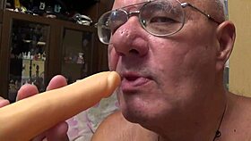 Eh bro, suamiku emang tukang hisap kontol, sambut semua gay dan bi-curhatan!