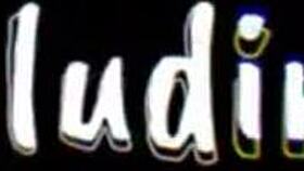 anozinho fuder duas bucetinhas peludas e gozar nos pelinhos