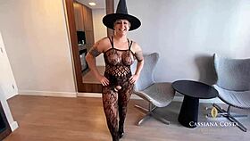 Latina MILF Crossdresser Gets Cumshot After Handjob in Homemade Scene