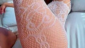 Beautiful latina shaking big ass on all fours