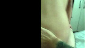 mi companera de universidad hermosa rulosa y timida se entera que subo videos y me pide que la grabe