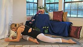 hey, check these flexibility stretches for cheerleaders and dancers