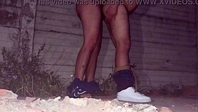 cojiendo en el callejon