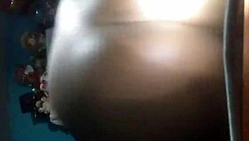 i put my finger in while my mom is on the other side