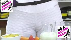 Kelly Key Gostosa Shows Big Pussy Camel Toe in Tight Leggings