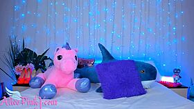 sweet alice fingering anal for pussy orgasm on webcam