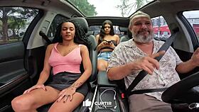 Luna brunette mulata novinha de 19 anos leva muita linguada na rua