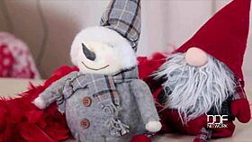 horny holiday shaved pussy fingering 😏