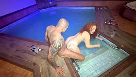 minha mulher deu a amiga dela de presente de natal, fizemos uma putaria natalina juntos