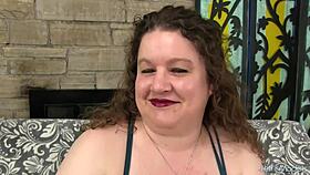 Full figured Desi Dae teases her pussy with wild toys