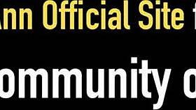 Blonde MILF Julia Ann dildo-fucks her pussy just for you