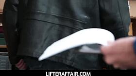 Lifteraffair Facializes Geneva King With Police Dick