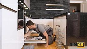 Handyman worships teen ass in kitchen