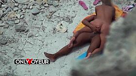 설탕아빠가 해변에서 섹스티 청순녀 18+ 블론드랑 놀리는 걸 봤어