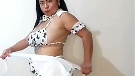 La Vaca, La Vaca, La Puta de La Vaca in sexy amateur costume play