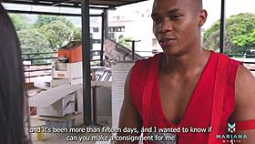 Lavoratore con BBC Mi Scopa sulla Terrazza Mentre il Marito è Via - Mariana Martix