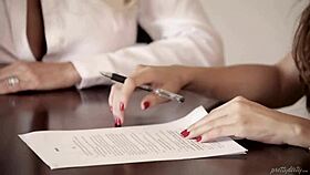 รอเดี๋ยว ฉันเพิ่งเสร็จจากงาน babysitting แบรนดี้ นีน่า!