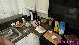 Teen stepsis begs stepbro for icing on her bake sale 😏