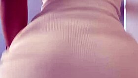 Cacheada do cuz�o dan�ando funk in this gay dance video