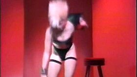 uhh, lois ayres shakin’ her ass on stage b4 gettin’ fucked!