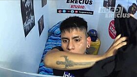 Mi Vecina Se Escapa De Su Casa Para Un Rapidín - Cámara Escondida