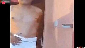 Mi Madrastra No Esta En La Habitacion Y Quiero Comer La Polla De Mi Padrastro Que Esta En El Baño Sexo Con Mi Padrastro!