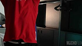 Blindfolded Bodybuilder Takes Big Cock Bareback With Passion.