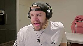 I defeated tsunade and she gives blowjob in doggystyle threesome