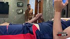 Primo hetero batendo uma e resolvi aliviar ele