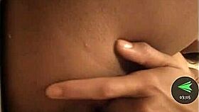 Morena de fuego se masturba intensamente para mí con pasión 😍