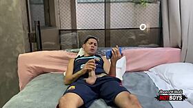 Primo hetero batendo uma e resolvi aliviar ele