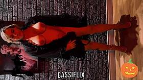 Essa Bruxinha Safada Joga Feitiço E Recebe Pau Duro Na Bunda Até Gozar