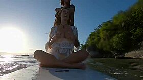 ana rothbard下午在岩石上动漫Hentai性爱