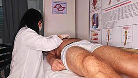 enfermeira e est�tica observa ere��o do paciente