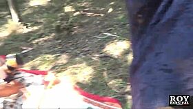 Simona the cock-hungry with her friend fucks a lucky cock in homemade italian scene.