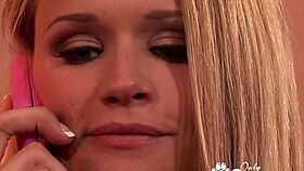 Heather Starlet wraps soft lips around hard dong for deepthroat action