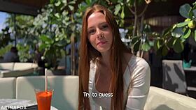 Tutkimus kaukaisesta nautinnosta moniorgasmeilla julkisessa nuoren naisen leikissä