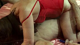 伙计，法国业余女穿红缎子深喉