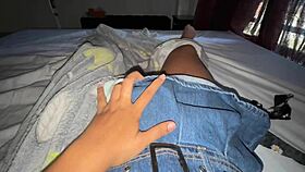 哥伦比亚学生用力自慰湿润小穴