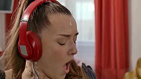 mommy4k shows off huge boobs and takes big cock 😍